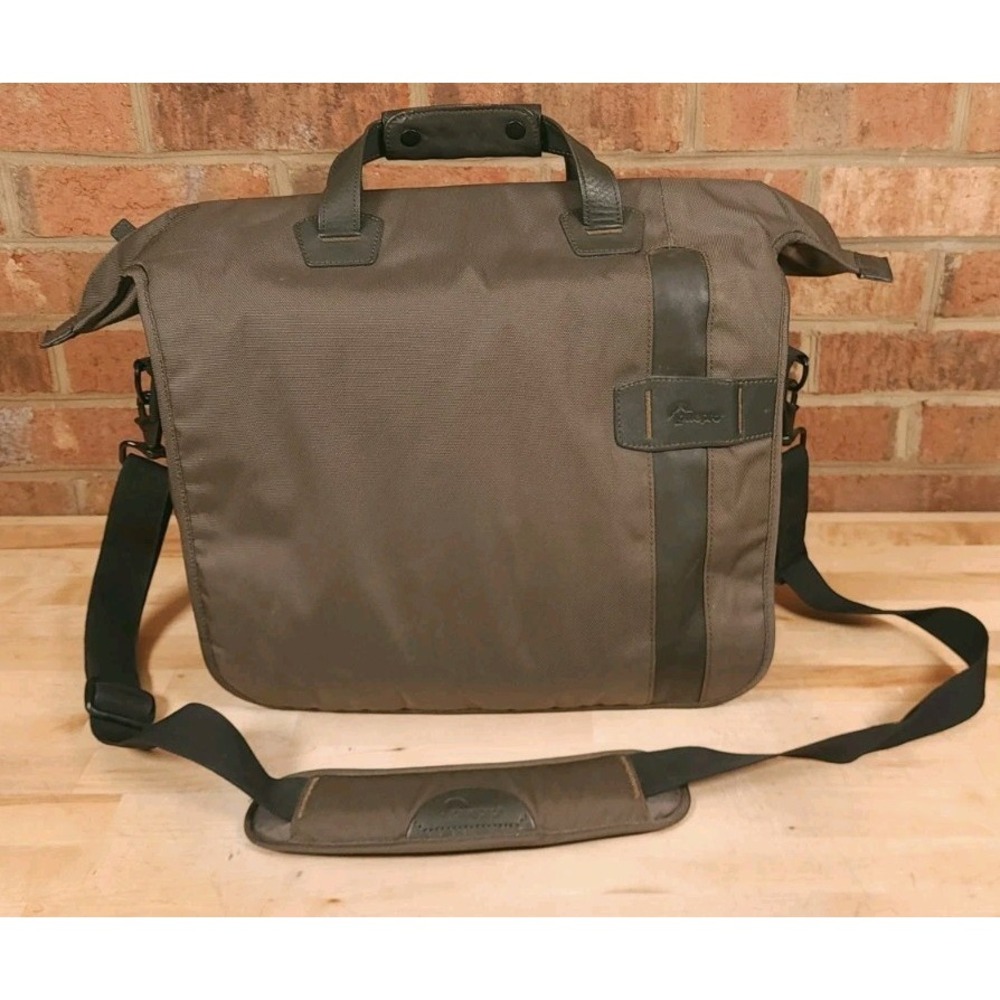 Lowepro‎ Professional Camera Shoulder Bag Classified 200 AW